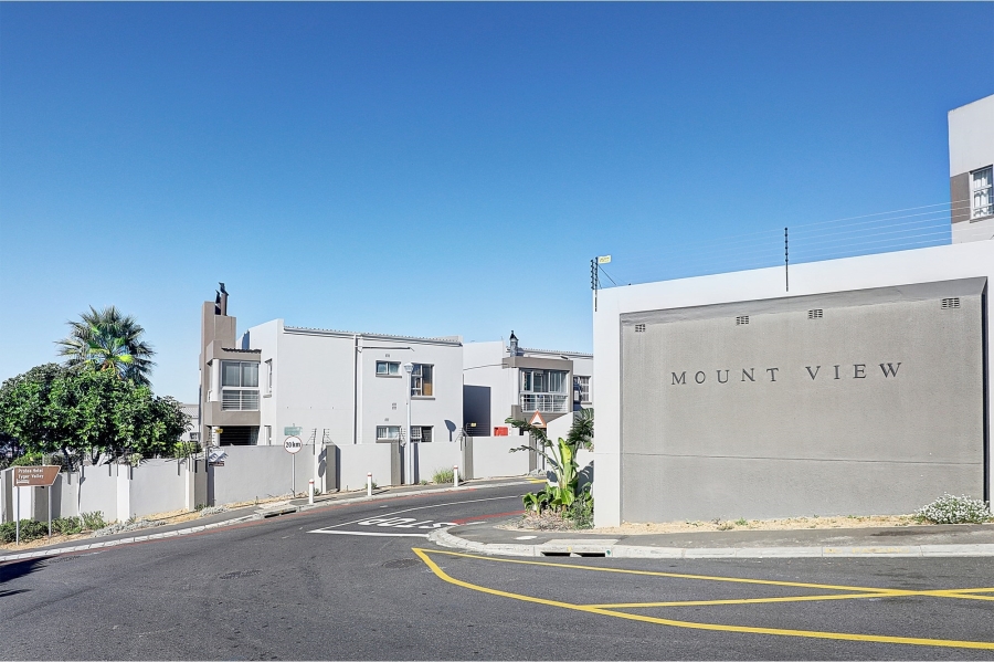 2 Bedroom Property for Sale in Loevenstein Western Cape